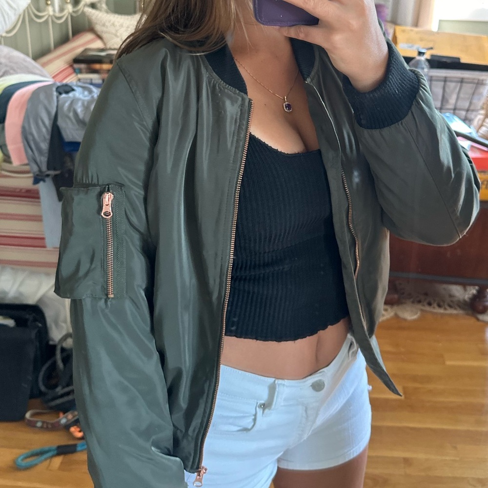 Love Tree’s Green & Black Bomber Jacket w Gold Zippers (S)